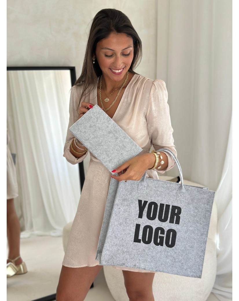 Pochette Feutrine gris clair – Personnalisable avec votre logo