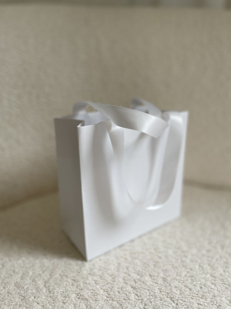 Sac papier Luxe Blanc - poignées blanches - XS (16x8x16cm)