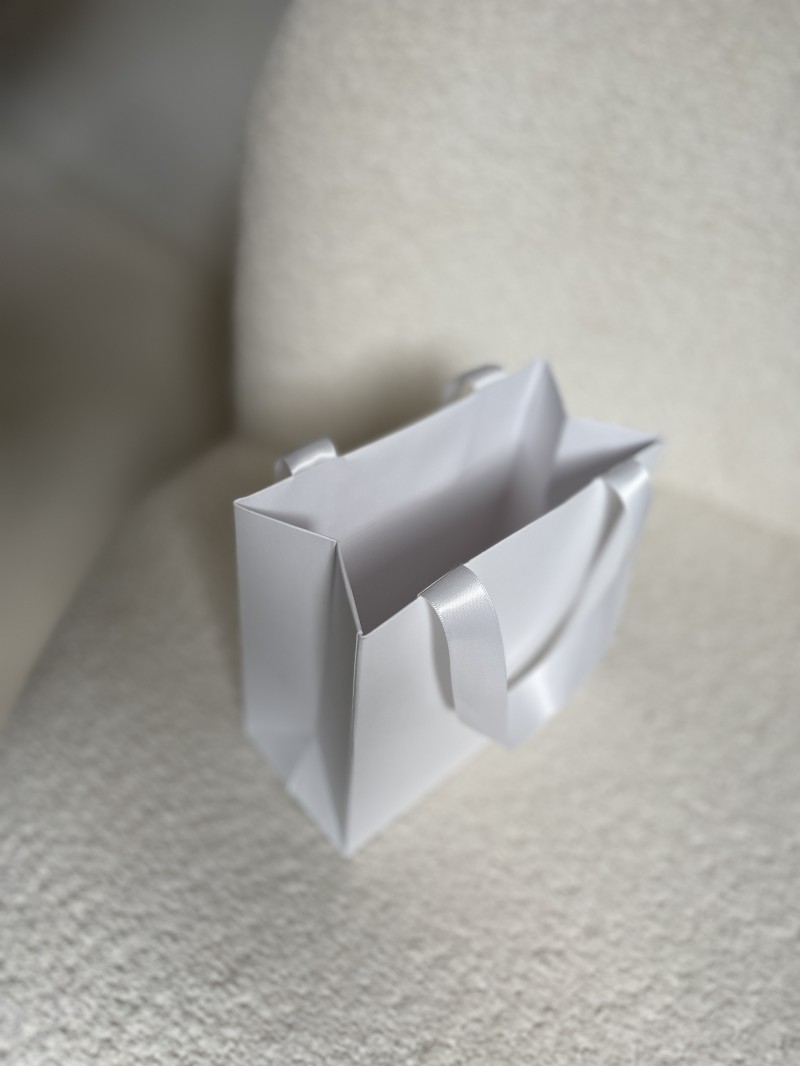 Sac papier Luxe Blanc - poignées blanches - XS (16x8x16cm)