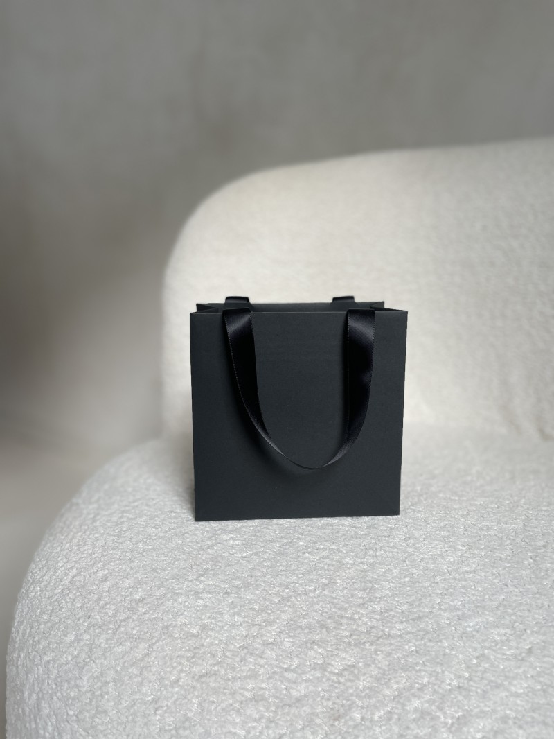 Sac papier Luxe Noir - poignées noires - XS (16x8x16cm)