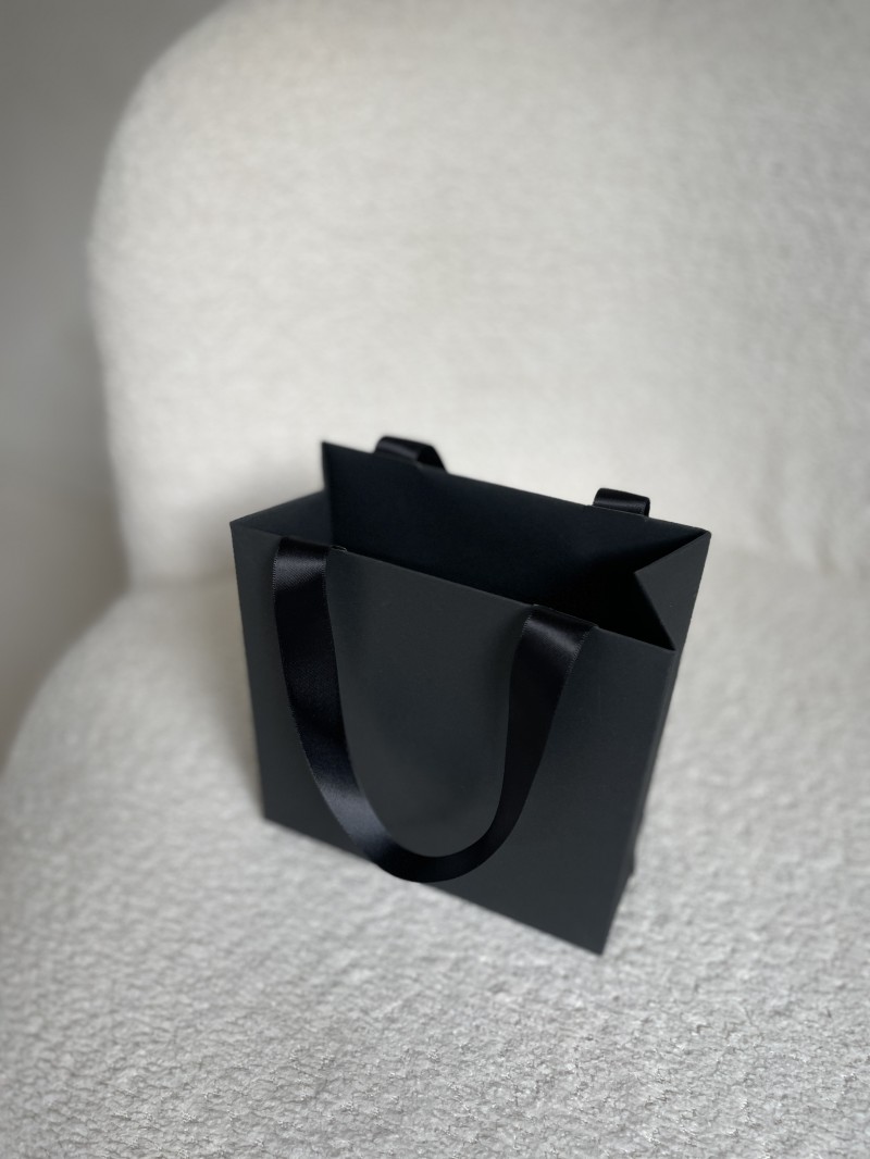 Sac papier Luxe Noir - poignées noires - XS (16x8x16cm)