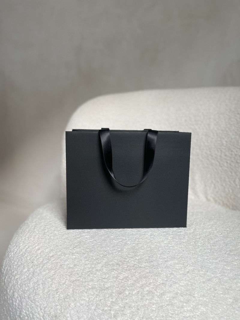 Sac papier Luxe Noir - poignées noires - S (25x10x20cm)