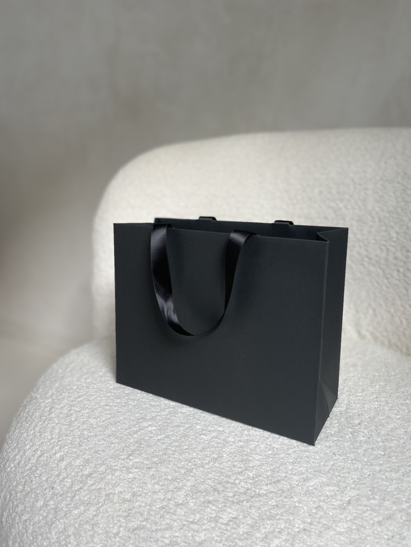 Sac papier Luxe Noir - poignées noires - S (25x10x20cm)