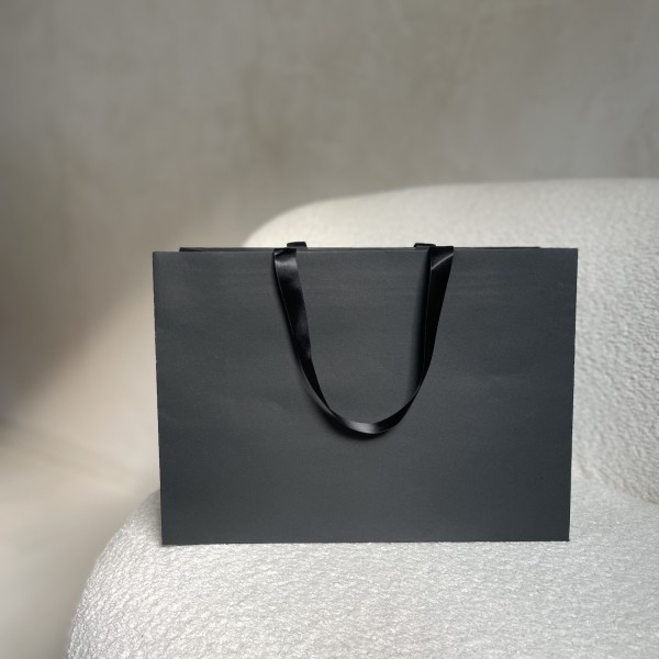 Sac papier Luxe Noir - poignées noires - M (35x12x25cm)
