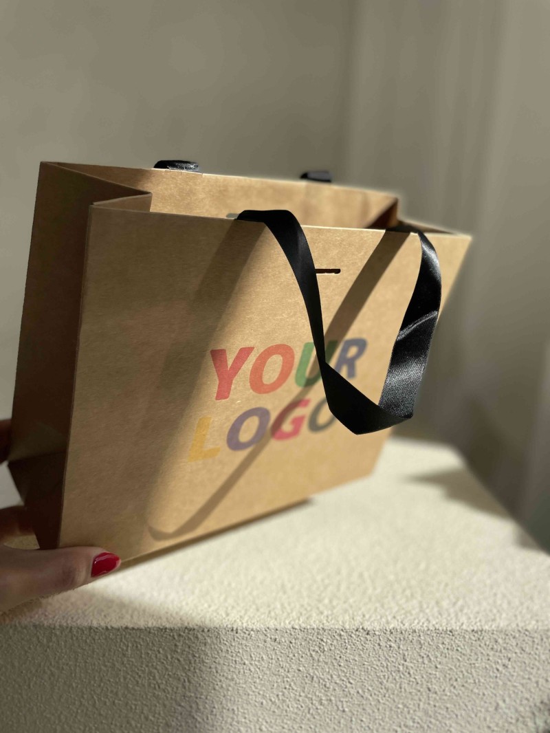 Kraft Luxury Paper Bag – black handles – S (25 x 10 x 20 cm)