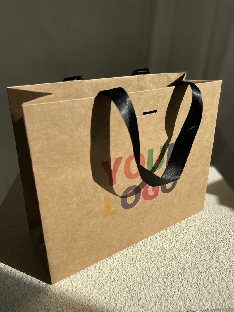 Kraft Luxury Paper Bag – black handles – S (25 x 10 x 20 cm)