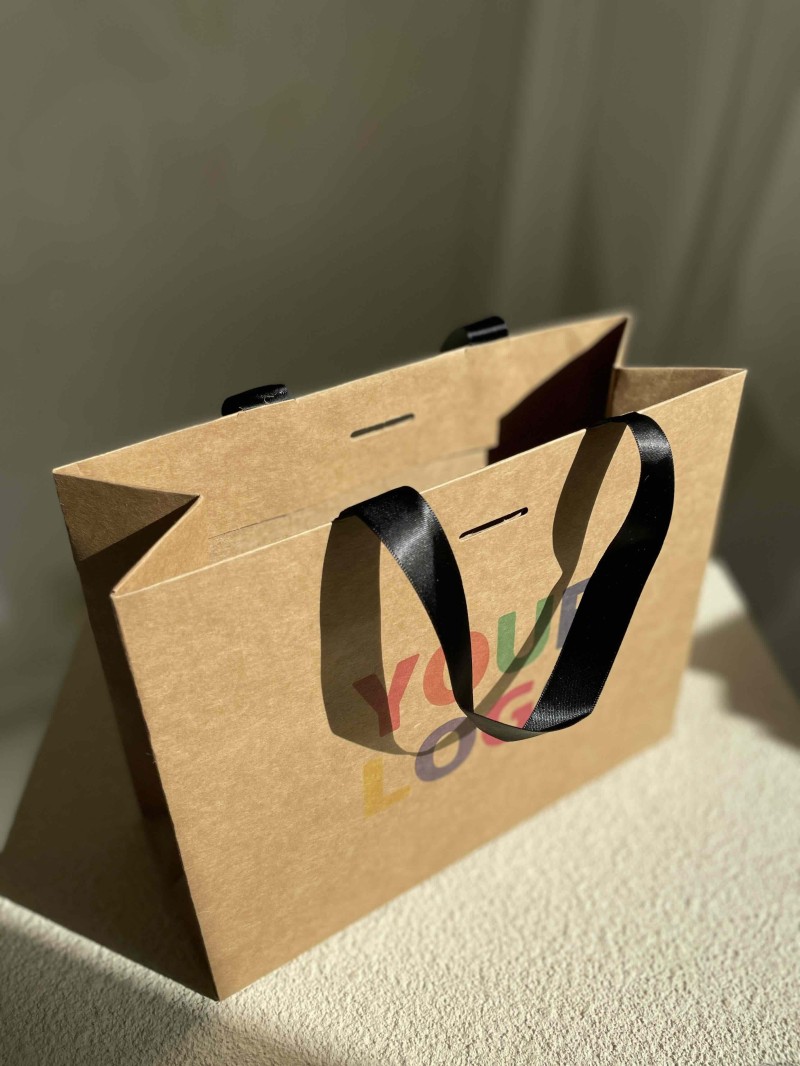 Kraft Luxury Paper Bag – black handles – S (25 x 10 x 20 cm)
