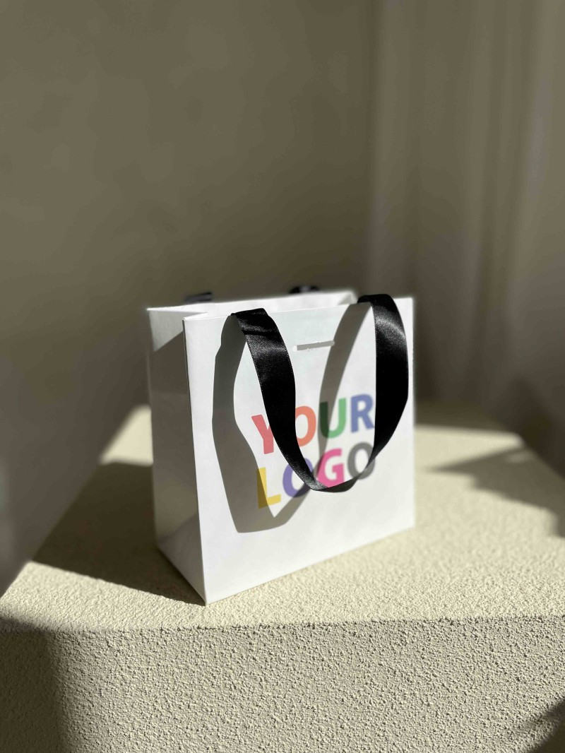 Sac papier Luxe Blanc - poignées noires - XS (16x8x16cm)