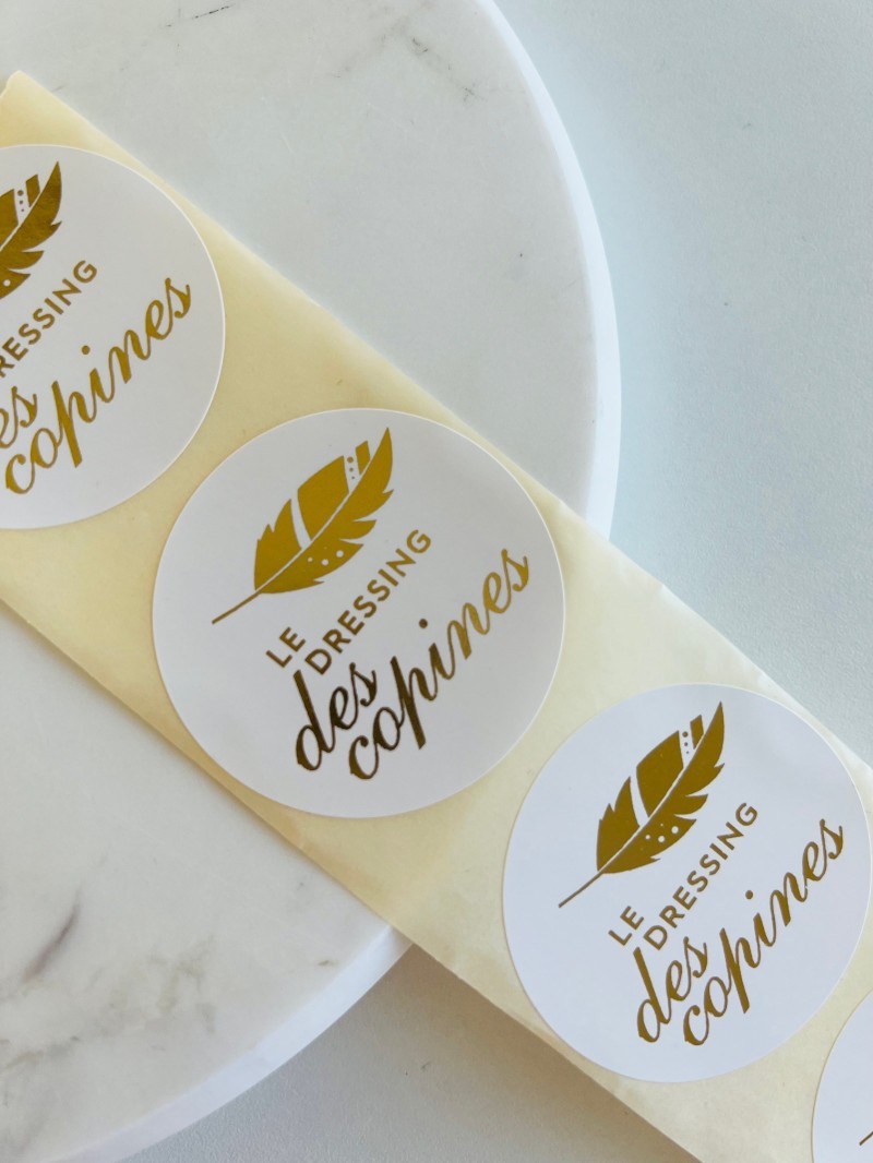 Round label - White (gold/silver logo)