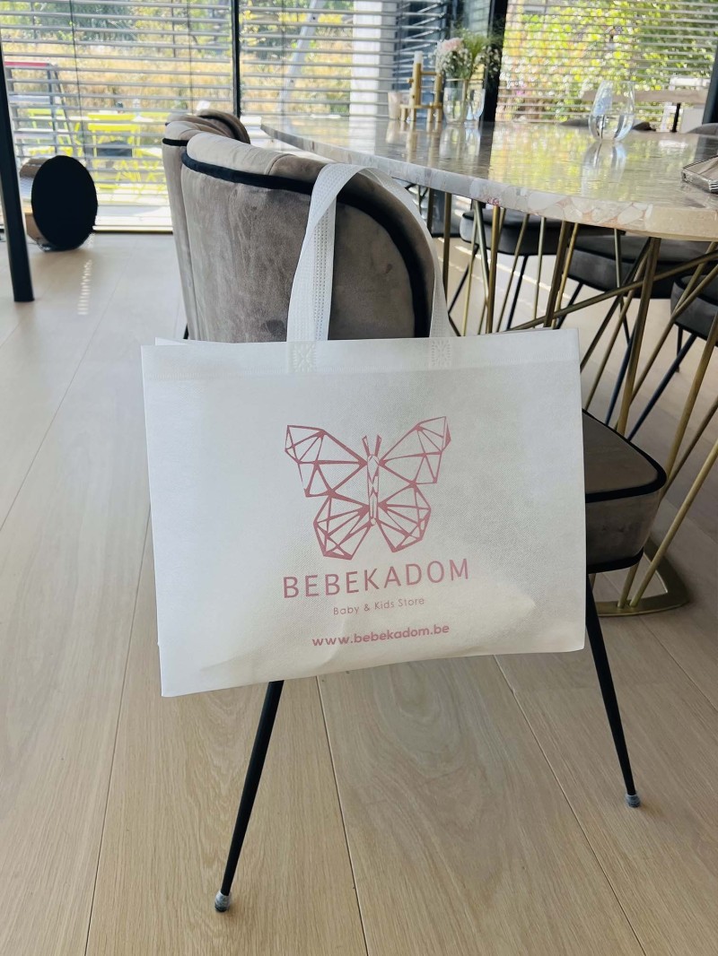 Low-cost, eco-friendly personalized white fabric bag