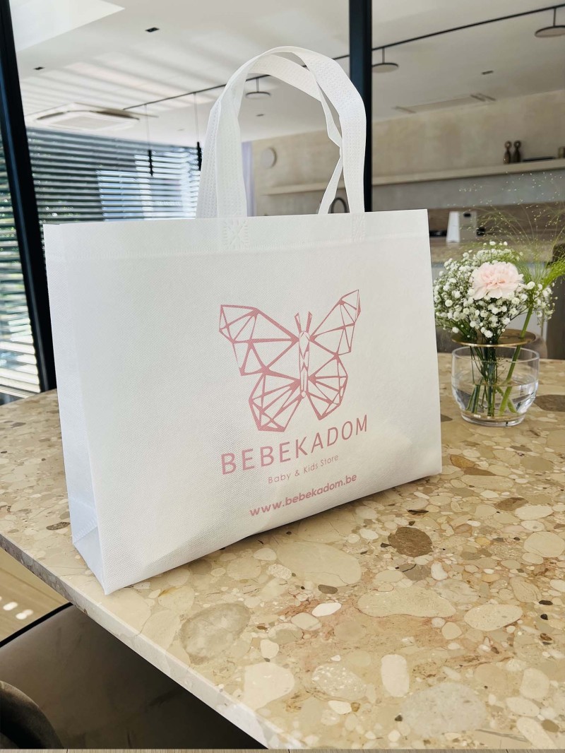 Low-cost, eco-friendly personalized white fabric bag