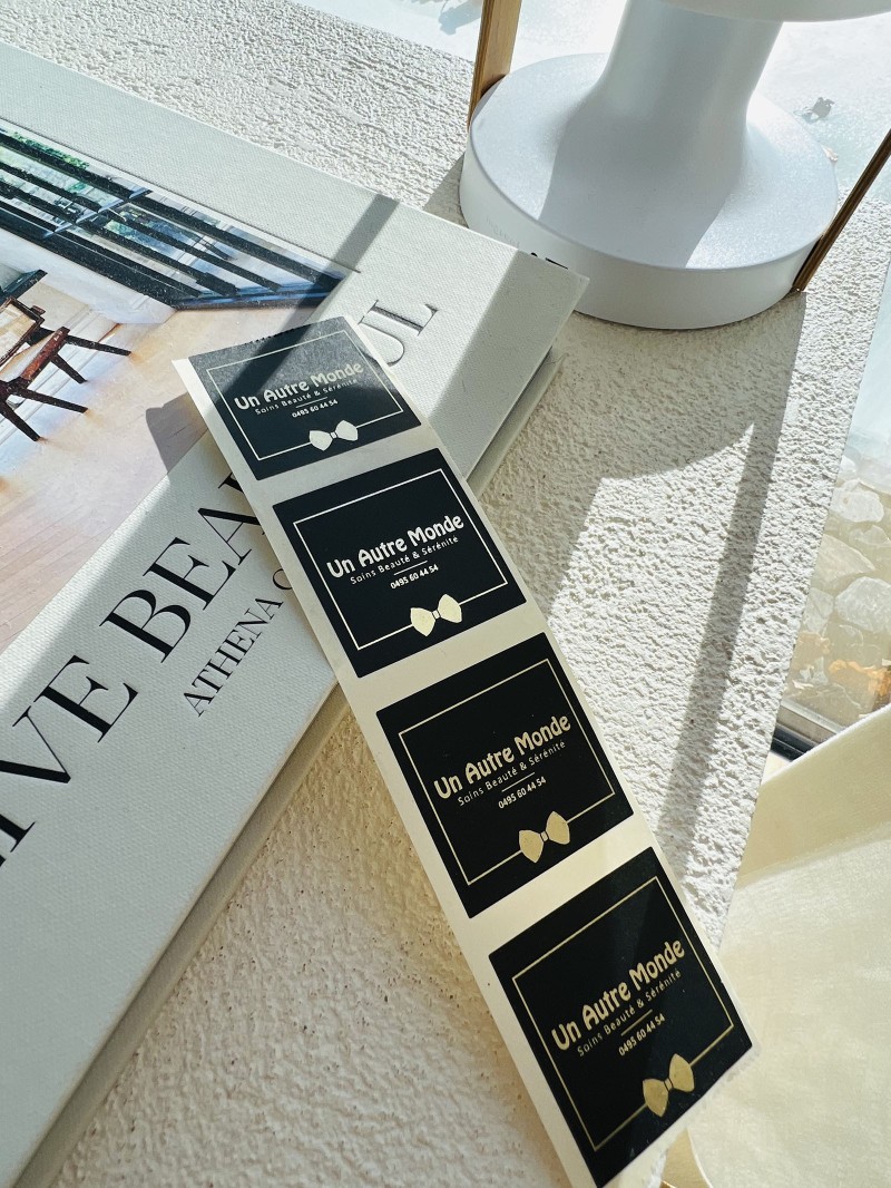 Square label - Black (gold/silver logo)