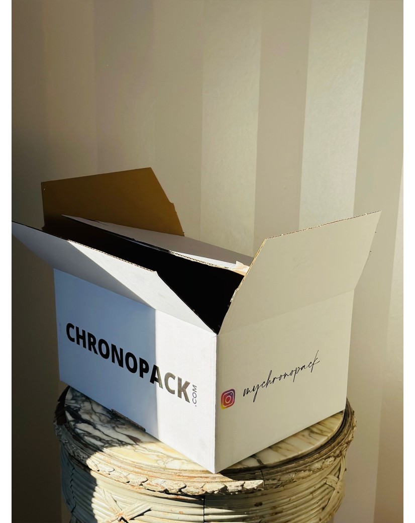 Shipping box with adhesive closure - White M