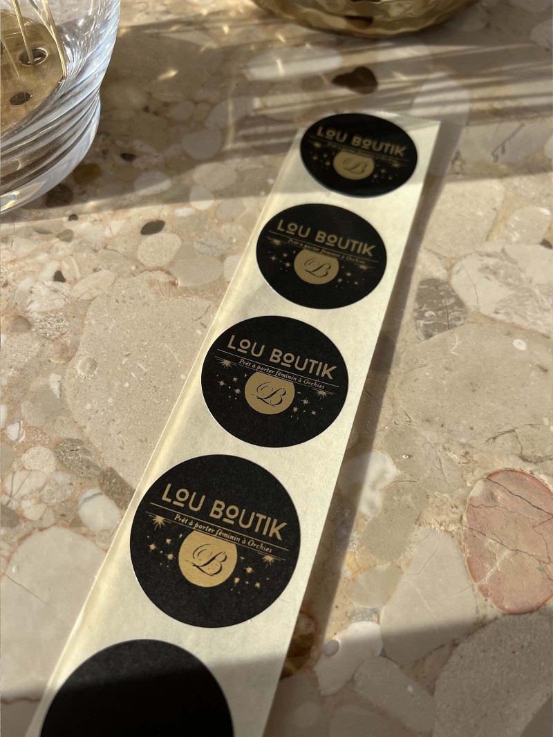 Round label - Black (gold/silver logo)