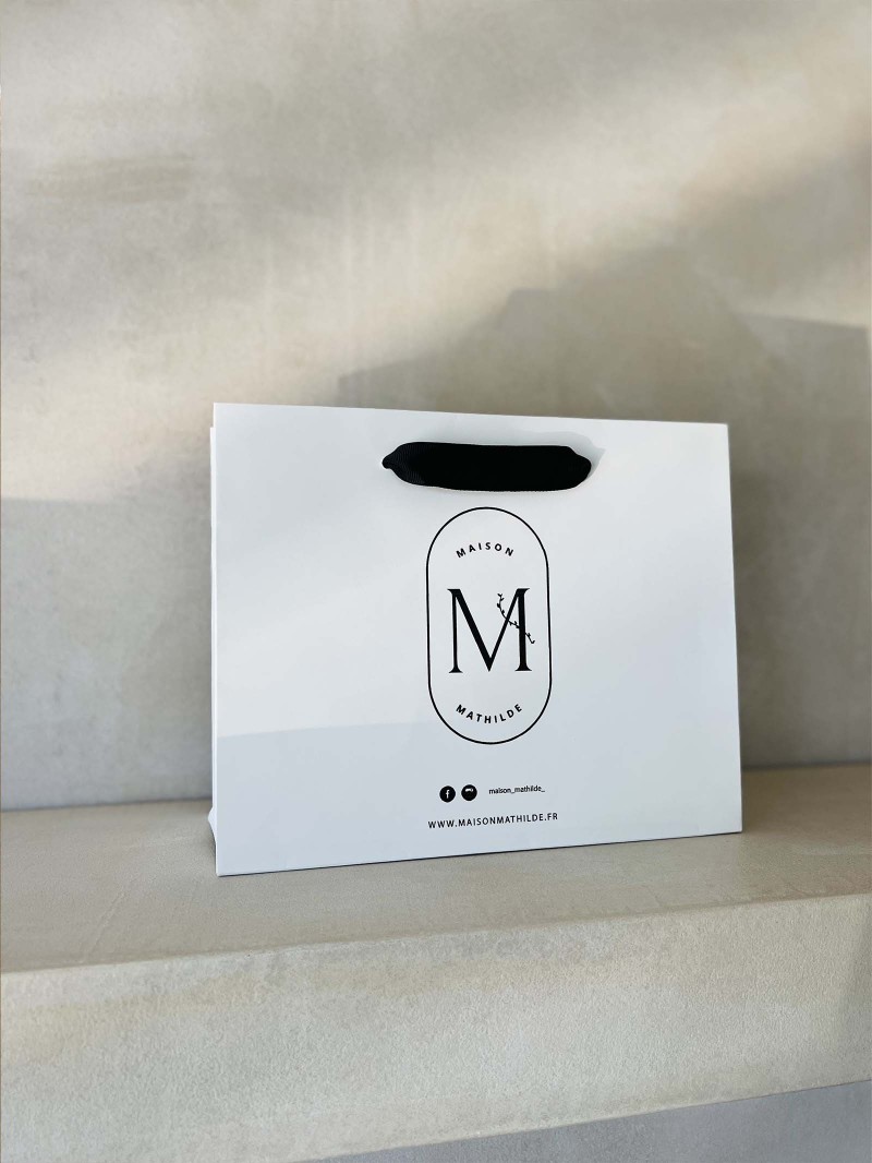 Papiertüten Luxe - Weiß M - Griffe mit Band