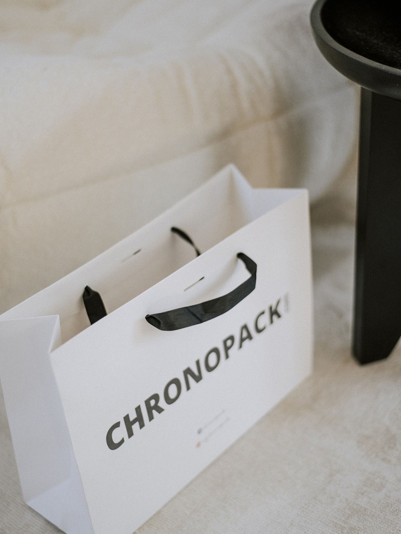 Luxury paper bags - White M - Ribbon handles