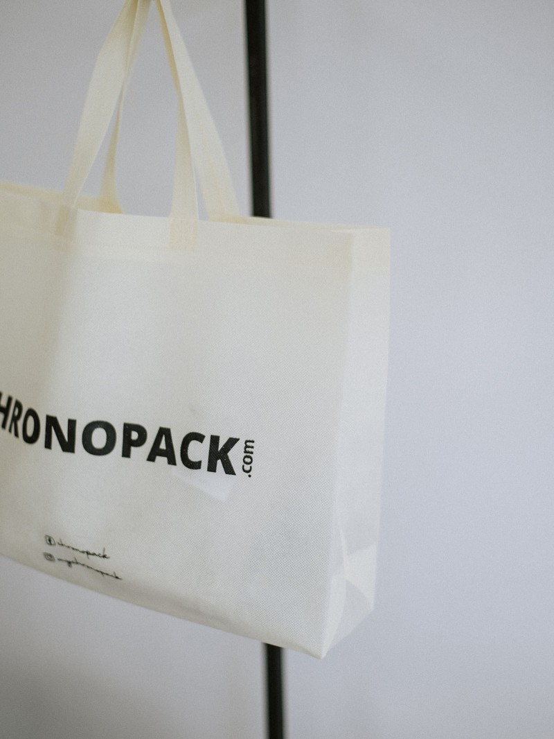Low-cost, eco-friendly personalized beige fabric bag