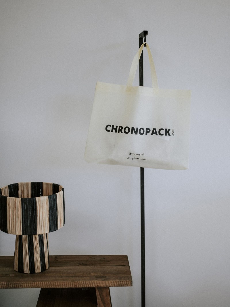 Low-cost, eco-friendly personalized beige fabric bag