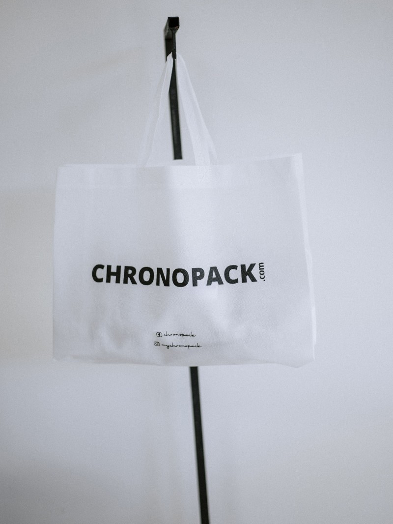 Low-cost, eco-friendly personalized white fabric bag