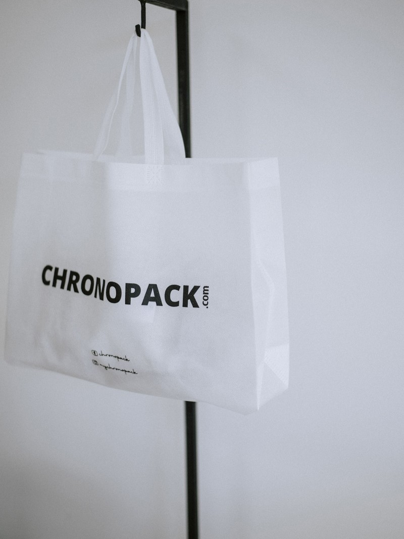 Low-cost, eco-friendly personalized white fabric bag