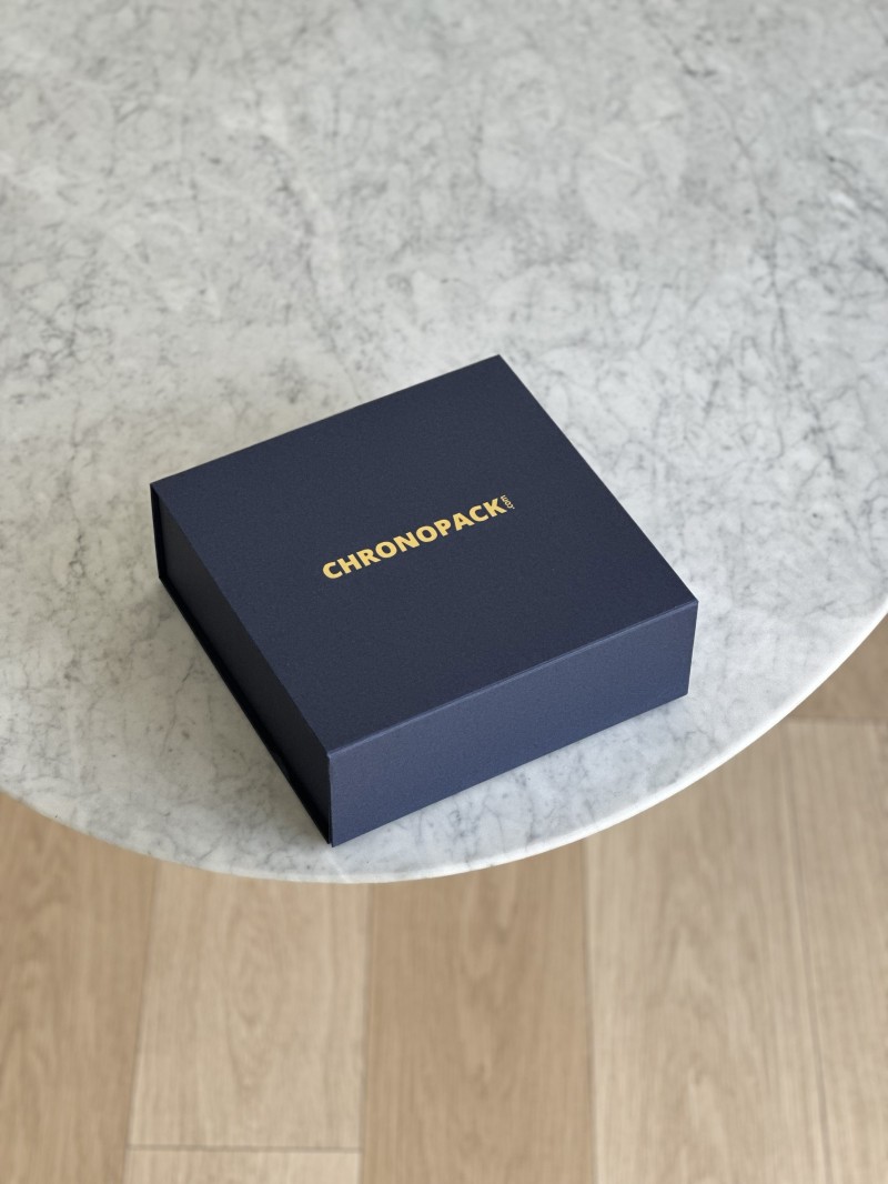 Magnetbox - Ihr Logo heiß geprägt - M
