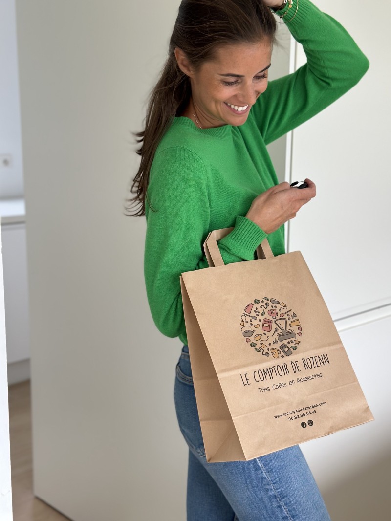 Kraft Bag M Flat Handles – Ideal Size, Great Brand Impact