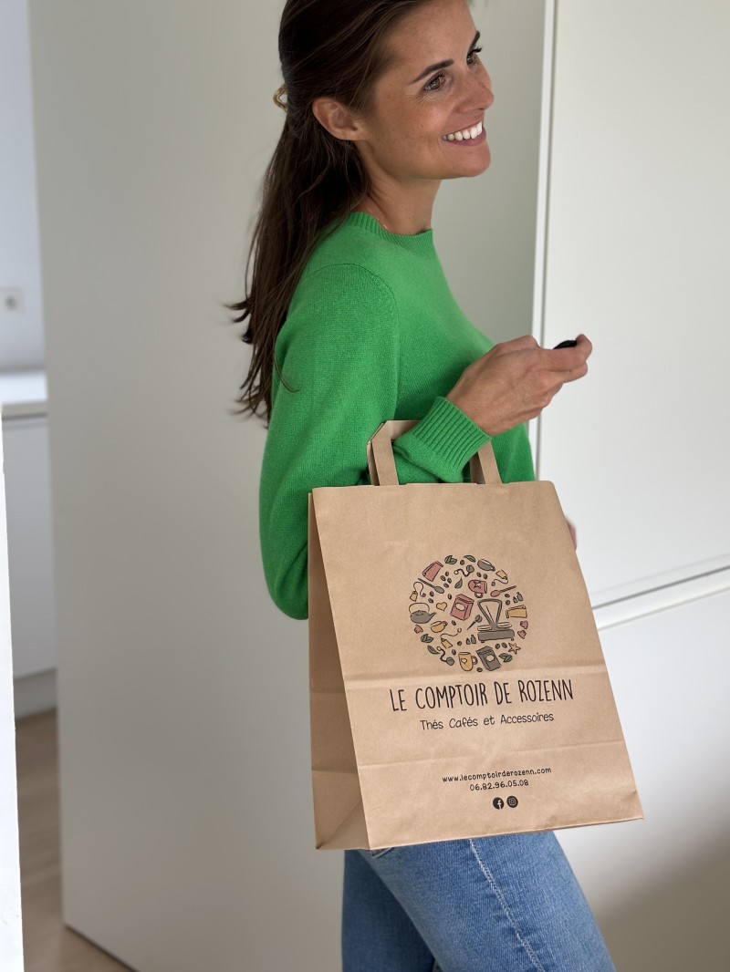 Kraft Bag M Flat Handles – Ideal Size, Great Brand Impact