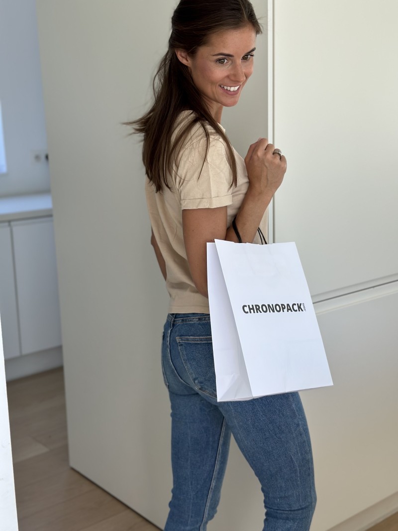 Sac kraft Blanc M – Avec Poignées Noires Et Logo Bien En Vue