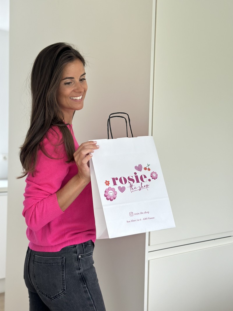 White Kraft Bag M – Black Handles & The Spotlight On Your Logo
